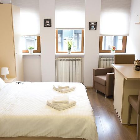 Grand Central Accommodation - Smardan ブカレスト エクステリア 写真