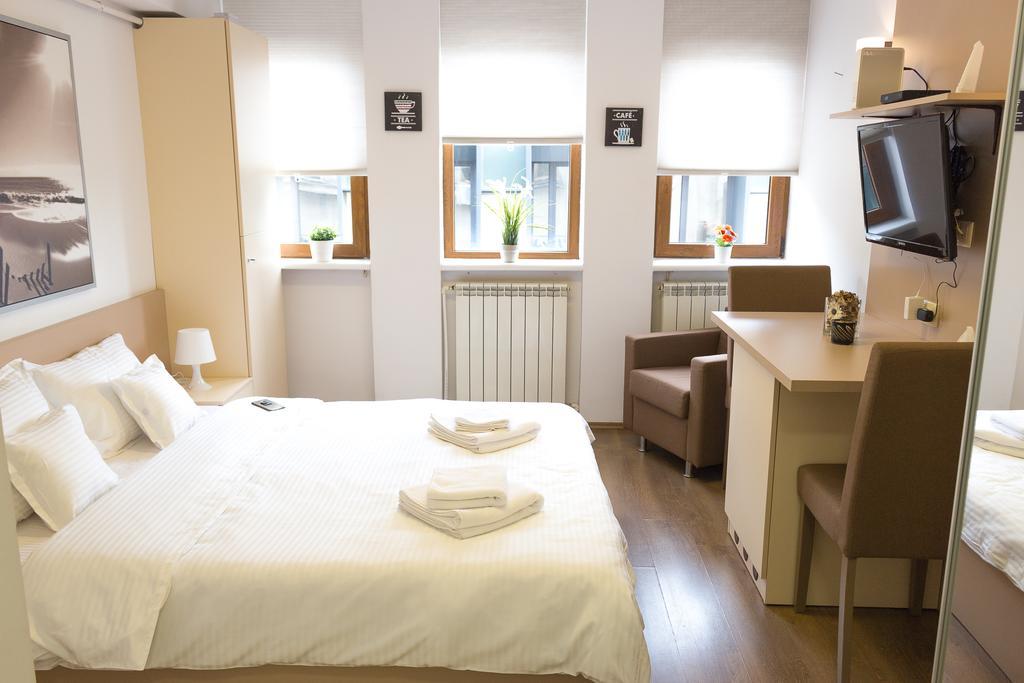 Grand Central Accommodation - Smardan ブカレスト エクステリア 写真
